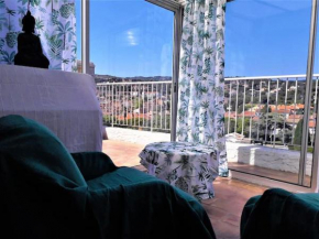 T2, centre village, belle terrasse proche plages